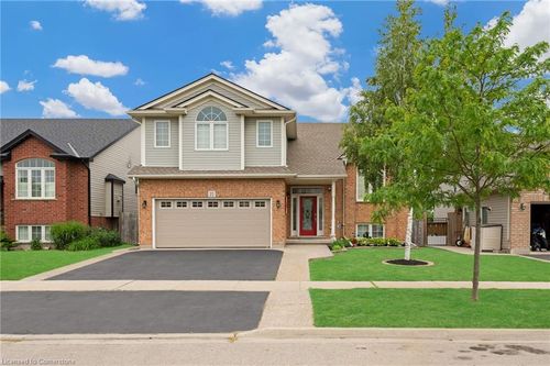 21 Cherry Ave, Smithville, ON, L0R2A0 | Card Image
