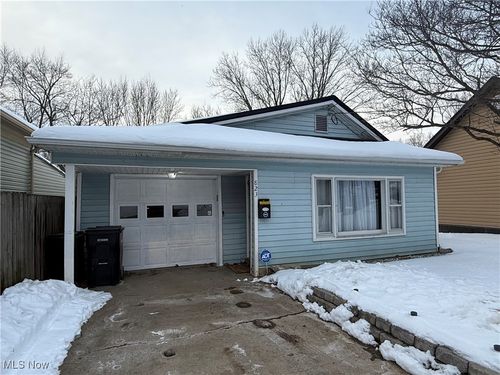 823 Goddard Ave, Zanesville, OH, 43701-3808 | Card Image