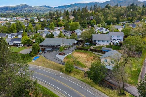 a-416 Se Grandview Ave, Grants Pass, OR, 97527-5708 | Card Image