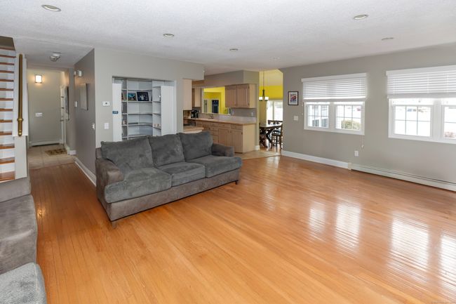 94 Waldron Dr, Home with 6 bedrooms, 6 bathrooms and 5 parking in Westbrook CT | Image 5