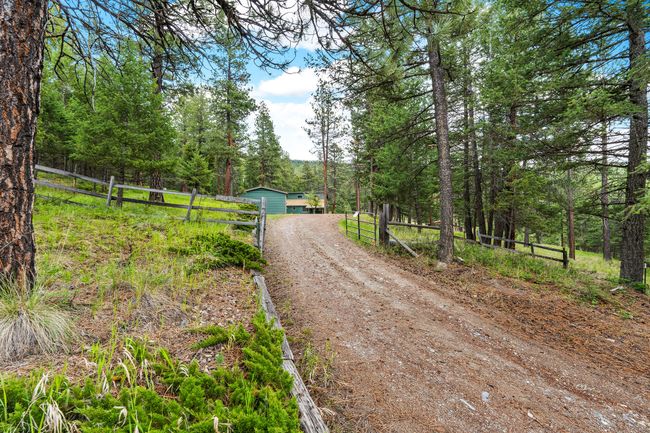 Gated entrance | Image 36