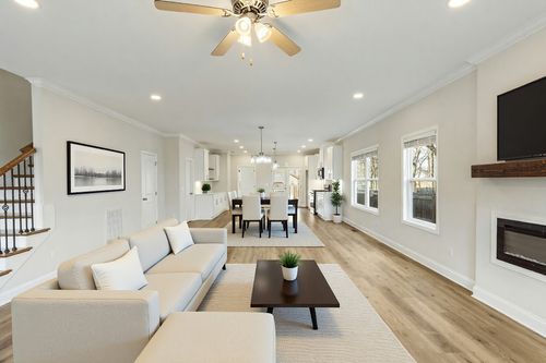 1751 16th Ave N, Nashville, TN, 37208-2061 | Card Image