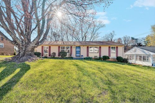 5918 Green Ridge Rd Nw, Roanoke, VA, 24019-3612 | Card Image