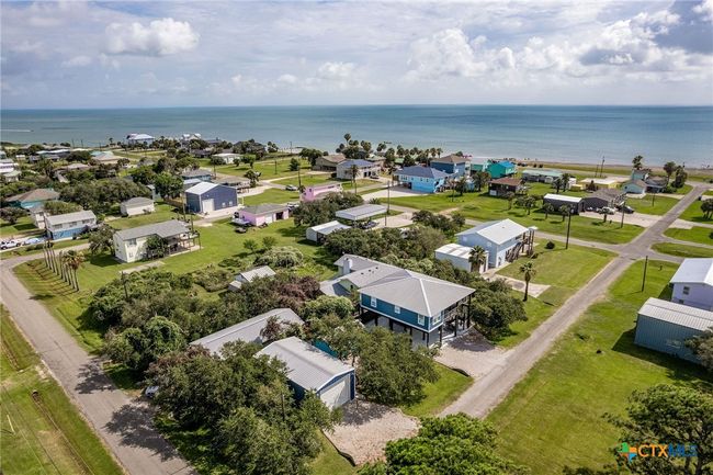 112 W Van Buren Ave, House other with 3 bedrooms, 2 bathrooms and null parking in Port O Connor TX | Image 37