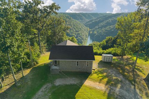 385 Oak Dr, Smithville, TN, 37166-7468 | Card Image