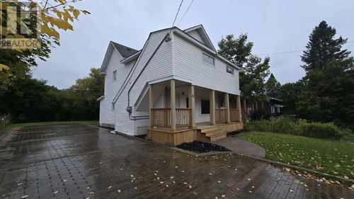 42 Knox Ave, Sault Ste. Marie, ON, P6B3X9 | Card Image
