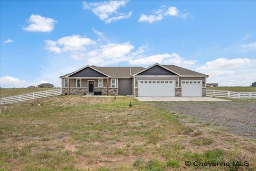 2371 Silver Gate Way, Cheyenne, WY, 82009-9813 | Card Image