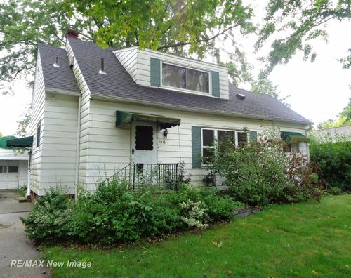 1516 Bay St, Saginaw, MI, 48602-3905 | Card Image