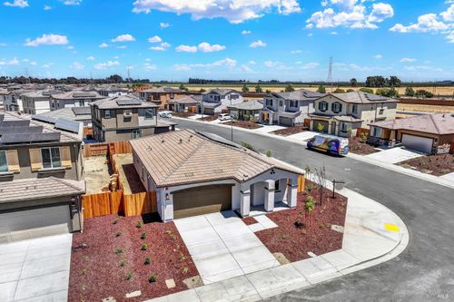 131 Bradford Dr, Vacaville, CA, 95687-7962 | Card Image