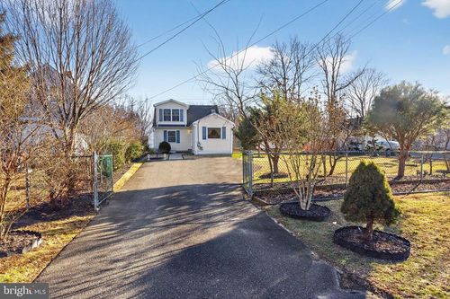 81 Ribsam St, Hamilton, NJ, 08619-3629 | Card Image