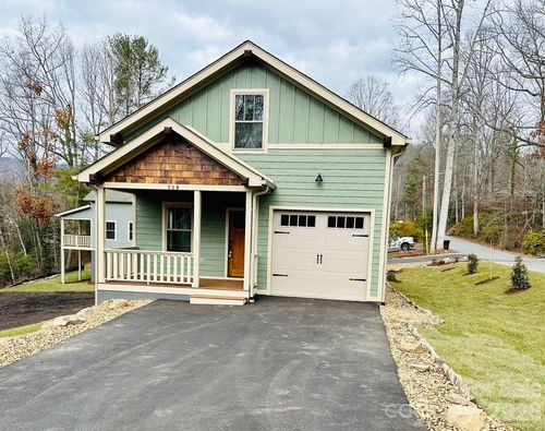 308 9th St, Black Mountain, NC, 28711-2940 | Card Image