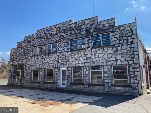 71 E Broad St, Hopewell, NJ, 08525-1832 | Card Image