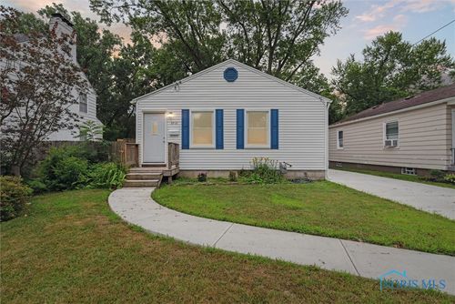 2713 Stateview Dr, Toledo, OH, 43609-1519 | Card Image