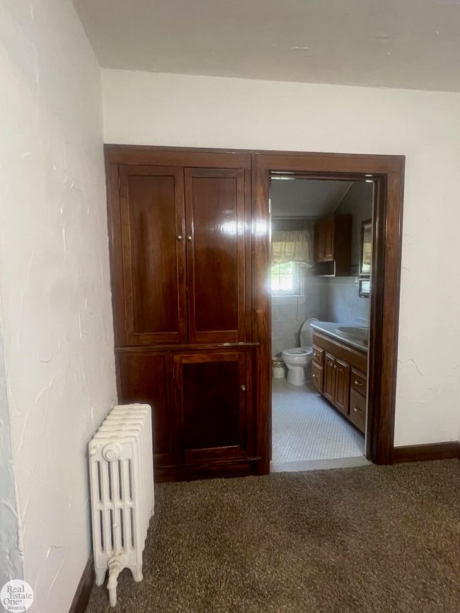 Looking to primary Bedrm | Image 30