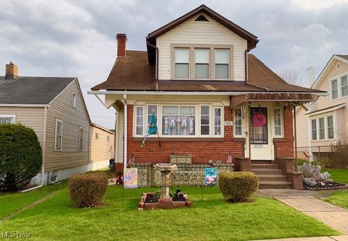 915 Logan Ave, Toronto, OH, 43964-1107 | Card Image