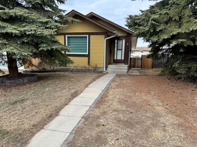 6 Duncan Crescent, Home with 4 bedrooms, 1 bathrooms and null parking in Red Deer AB | Image 1
