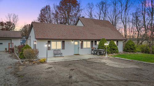 22263 E Route 133, OAKLAND, IL, 61943 | Card Image