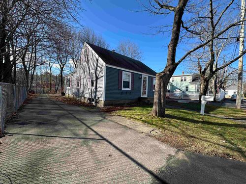 1 Ellsworth St, Springvale, ME, 04083-1607 | Card Image