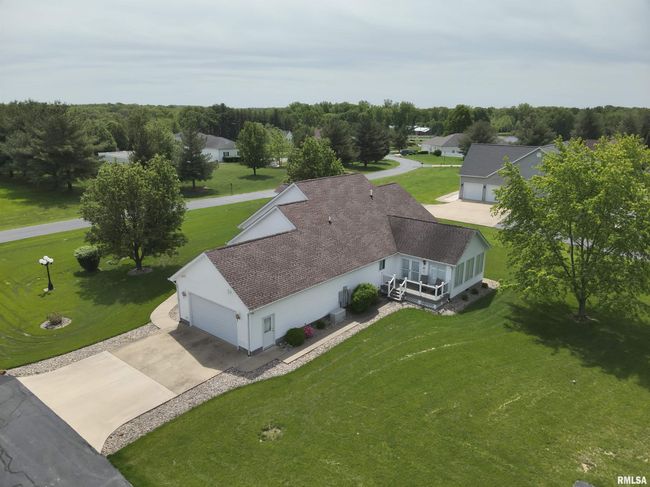 14327 Mcraven Ln, House other with 4 bedrooms, 4 bathrooms and null parking in Mount Vernon IL | Image 63