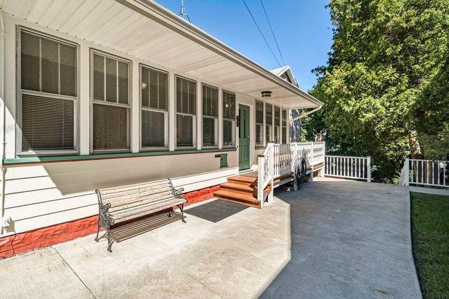 488 4 Th St, House other with 6 bedrooms, 2 bathrooms and null parking in Manistee MI | Image 4