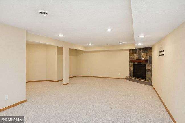 17_28942DawsonAve_3_FamilyRoom_Large.jpg | Image 10