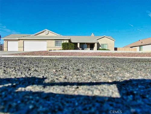 21172 Burgundy Way, Apple Valley, CA, 92308-5842 | Card Image