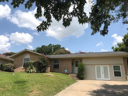 1302 Halifax St, Grand Prairie, TX, 75050-3251 | Card Image