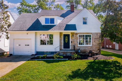1997 E 226th St, Euclid, OH, 44117-2105 | Card Image