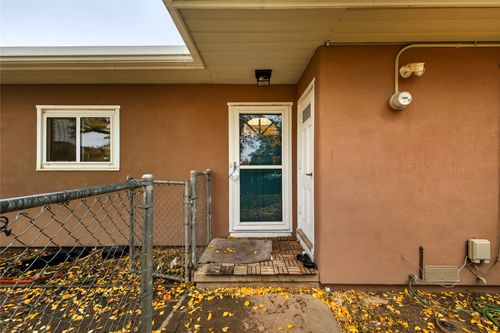 2233 37th St, Los Alamos, NM, 87544-2020 | Card Image