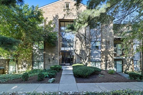 1544 W Galbraith Rd, Cincinnati, OH, 45231-5406 | Card Image