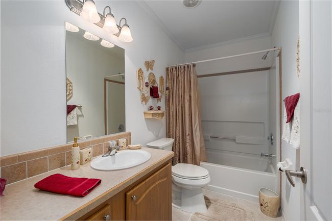 8424 Regal Way, House other with 3 bedrooms, 2 bathrooms and null parking in PALMETTO FL | Image 15