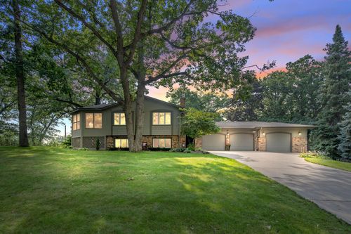2177 Overlake Ave, White Bear Tp, MN, 55110-2301 | Card Image