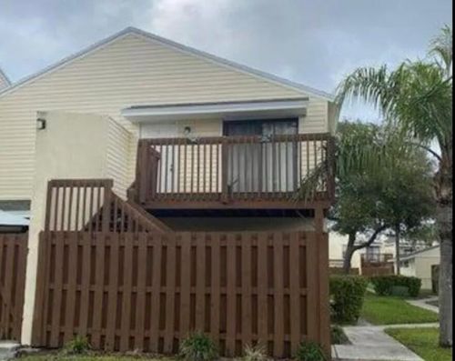 n205-637 Executive Center Dr, West Palm Beach, FL, 33401-4992 | Card Image