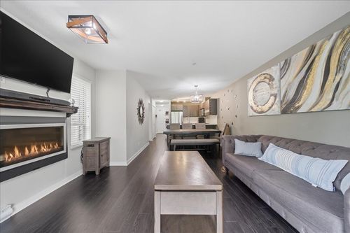 215-21009 56 Ave, Langley, BC, V3A0C9 | Card Image