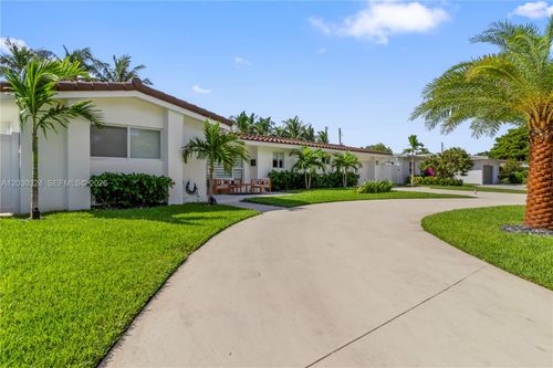 2862 Ne 35th Ct, Lighthouse Point, FL, 33064-8574 | Card Image