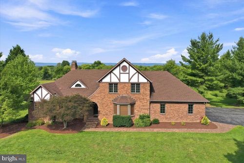 185 Goshen Ln, Martinsburg, WV, 25404-1326 | Card Image