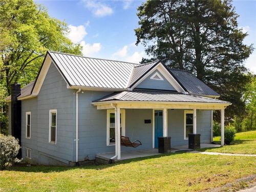 17 Hackney St, Lexington, NC, 27292-4215 | Card Image