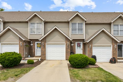 504 S Peace Rd, Sycamore, IL, 60178-1653 | Card Image