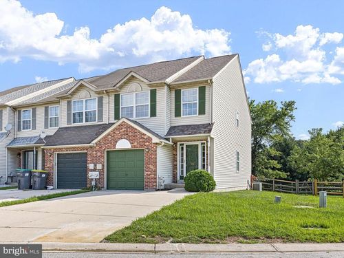 31 Woodcrest Ct, NEWARK, DE, 19702-2954 | Card Image