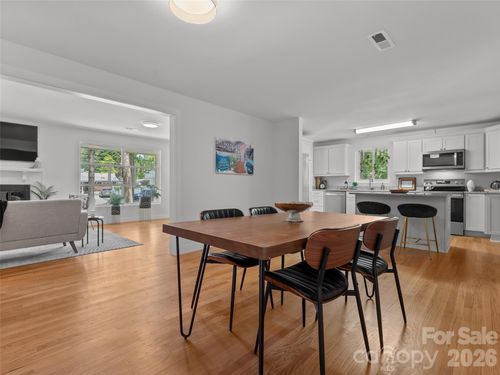 multiple-1110 3rd Avenue W, Hendersonville, NC, 28739 | Card Image