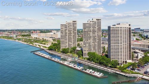 300-7h-1001 W Jefferson Avenue, Detroit, MI, 48226 | Card Image