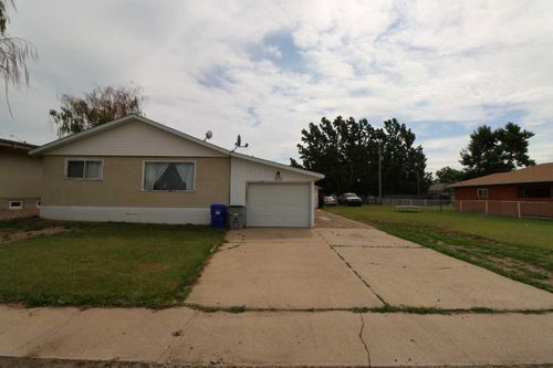 605 2 St, Barnwell, AB, T0K2K0 | Card Image