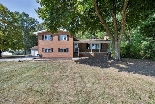 8972 Sharp Rd, Olmsted Twp, OH, 44138-1722 | Card Image
