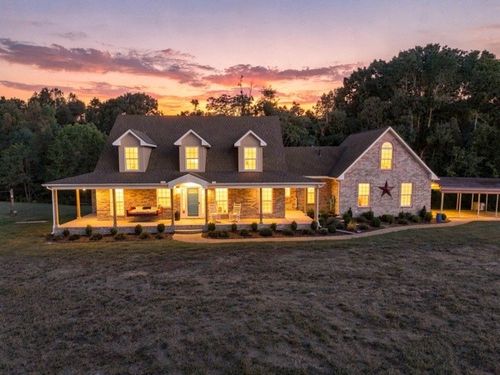 389 Ben Albert Rd, Cottontown, TN, 37048-5174 | Card Image