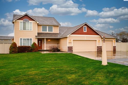 98901 E Brooklyn Dr, Kennewick, WA, 99338-7431 | Card Image