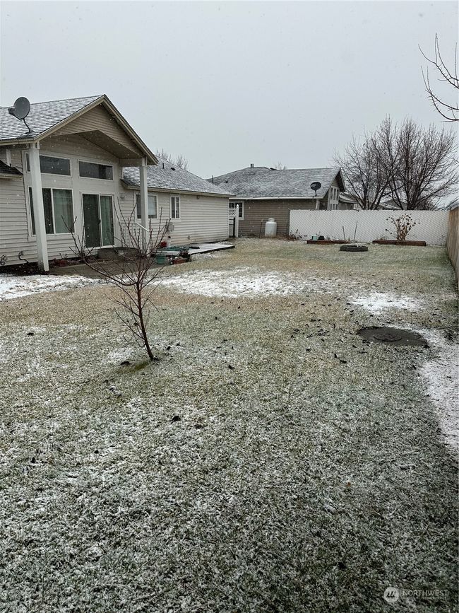 Back Yard and Patio | Image 16
