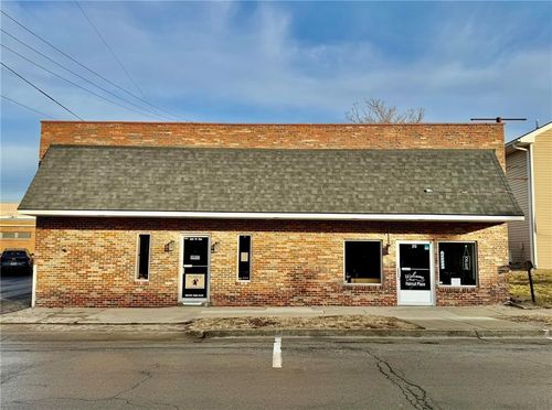 215-213-215 W 5th St, Maryville, MO, 64468-1514 | Card Image