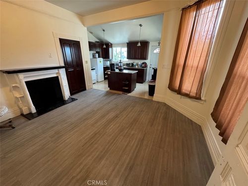 614 E 23rd St, Los Angeles, CA, 90011-1142 | Card Image