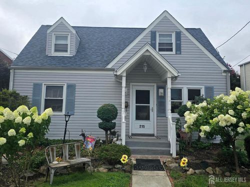 215 Sherry St, Woodbridge, NJ, 07095-1741 | Card Image