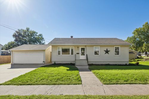 219 9th Ave, De Witt, IA, 52742-1938 | Card Image